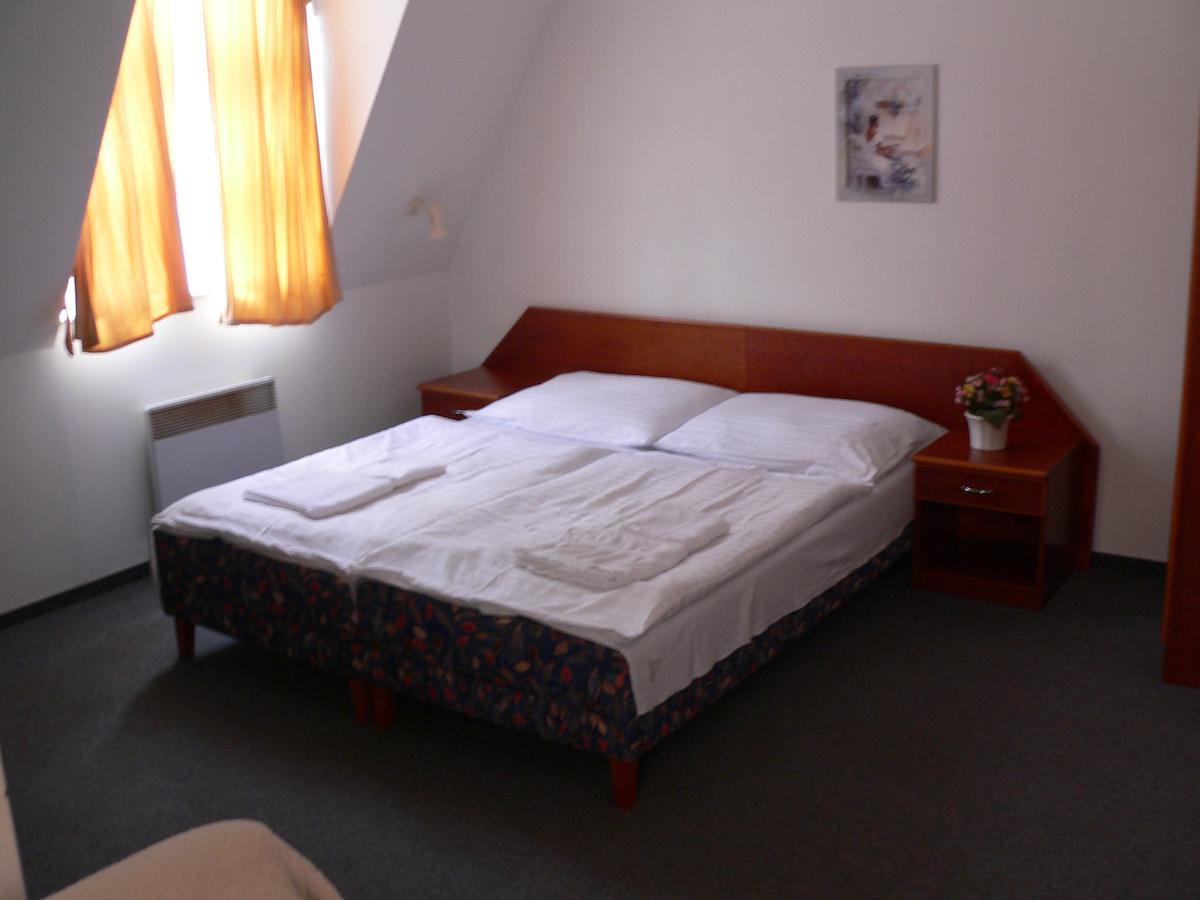 Hotel Armales Stakcin Rum bild